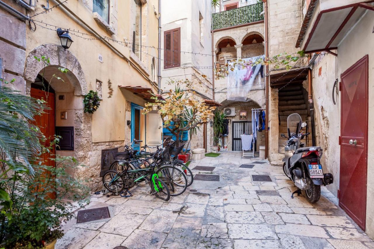 La Pergola Apt In The Heart Of Bari Exterior foto